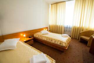 Отель Hotel Victoria Клуж-Напока Стандартный двухместный номер с 2 отдельными кроватями-6
